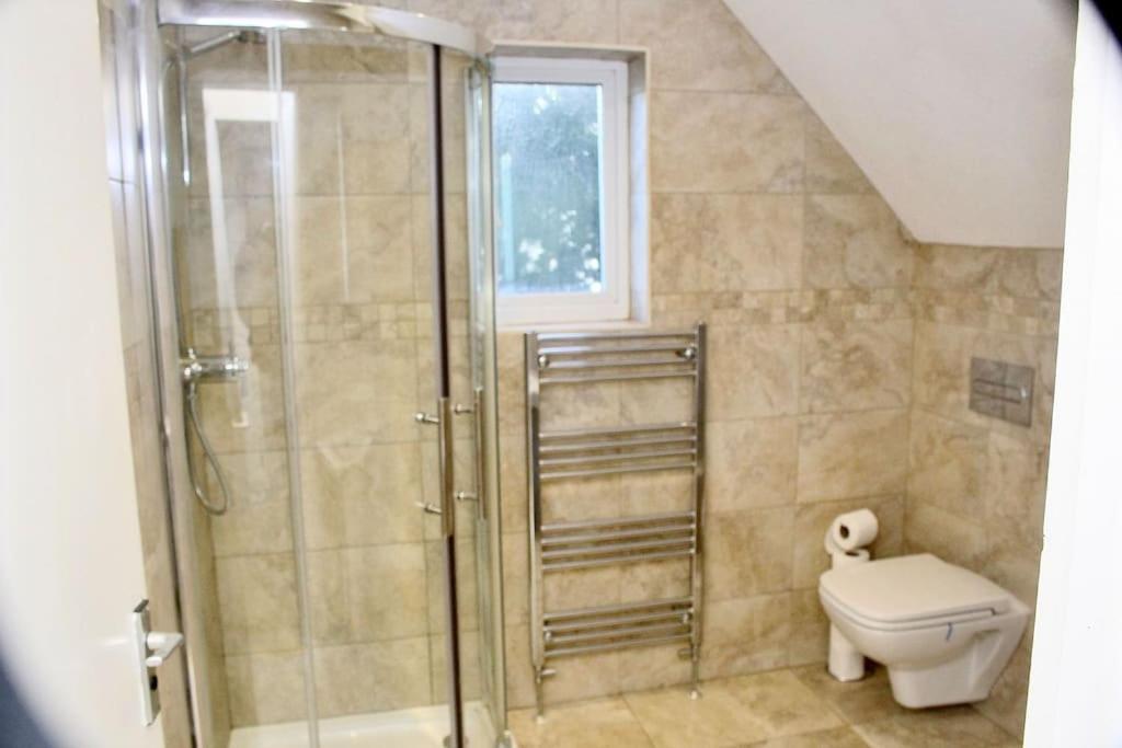 Contractor'S Haven- 4-Bedroom House With Free Parking, Super Fast Wifi, Fran Properties In Aylesbury, Pets Are Welcome! Aylesbury  Exterior foto