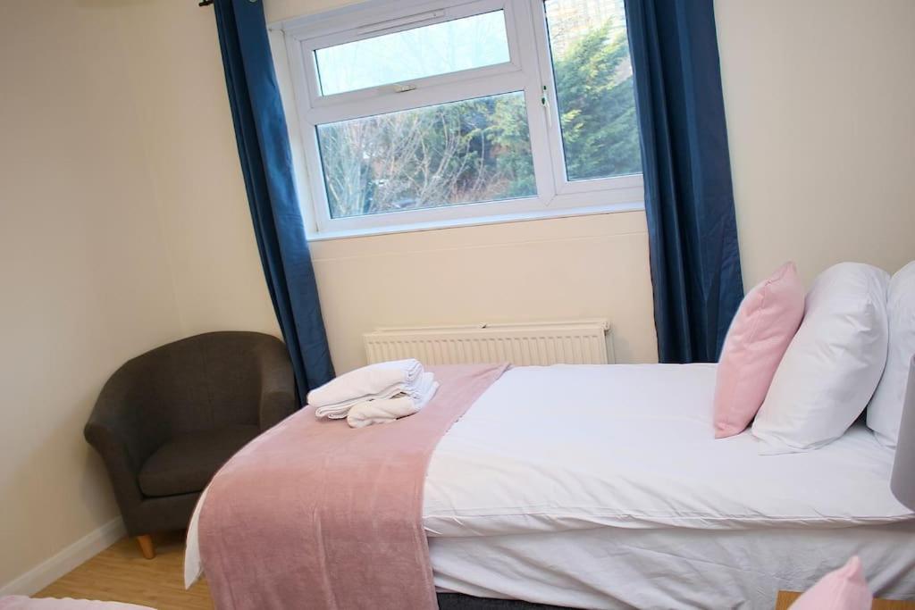 Contractor'S Haven- 4-Bedroom House With Free Parking, Super Fast Wifi, Fran Properties In Aylesbury, Pets Are Welcome! Aylesbury  Exterior foto