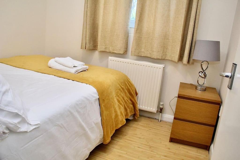 Contractor'S Haven- 4-Bedroom House With Free Parking, Super Fast Wifi, Fran Properties In Aylesbury, Pets Are Welcome! Aylesbury  Exterior foto